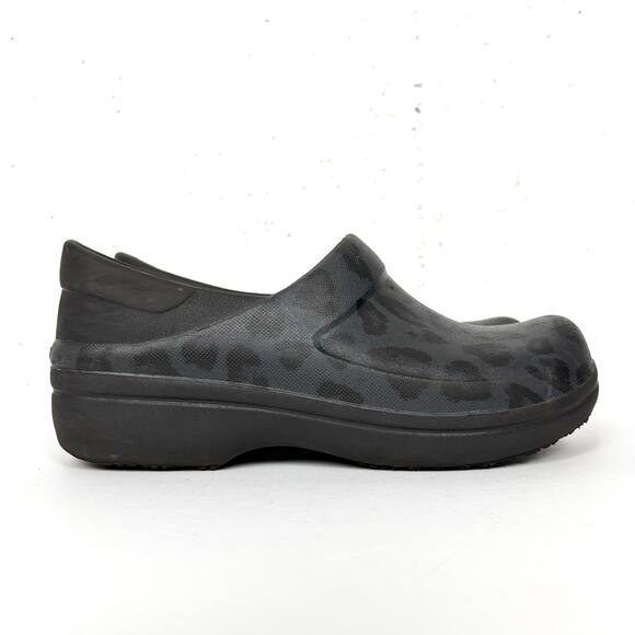 Crocs At Work Neria Pro II Slip Resistant Rubber Clogs Black Leopard Print 7 - Picture 8 of 15
